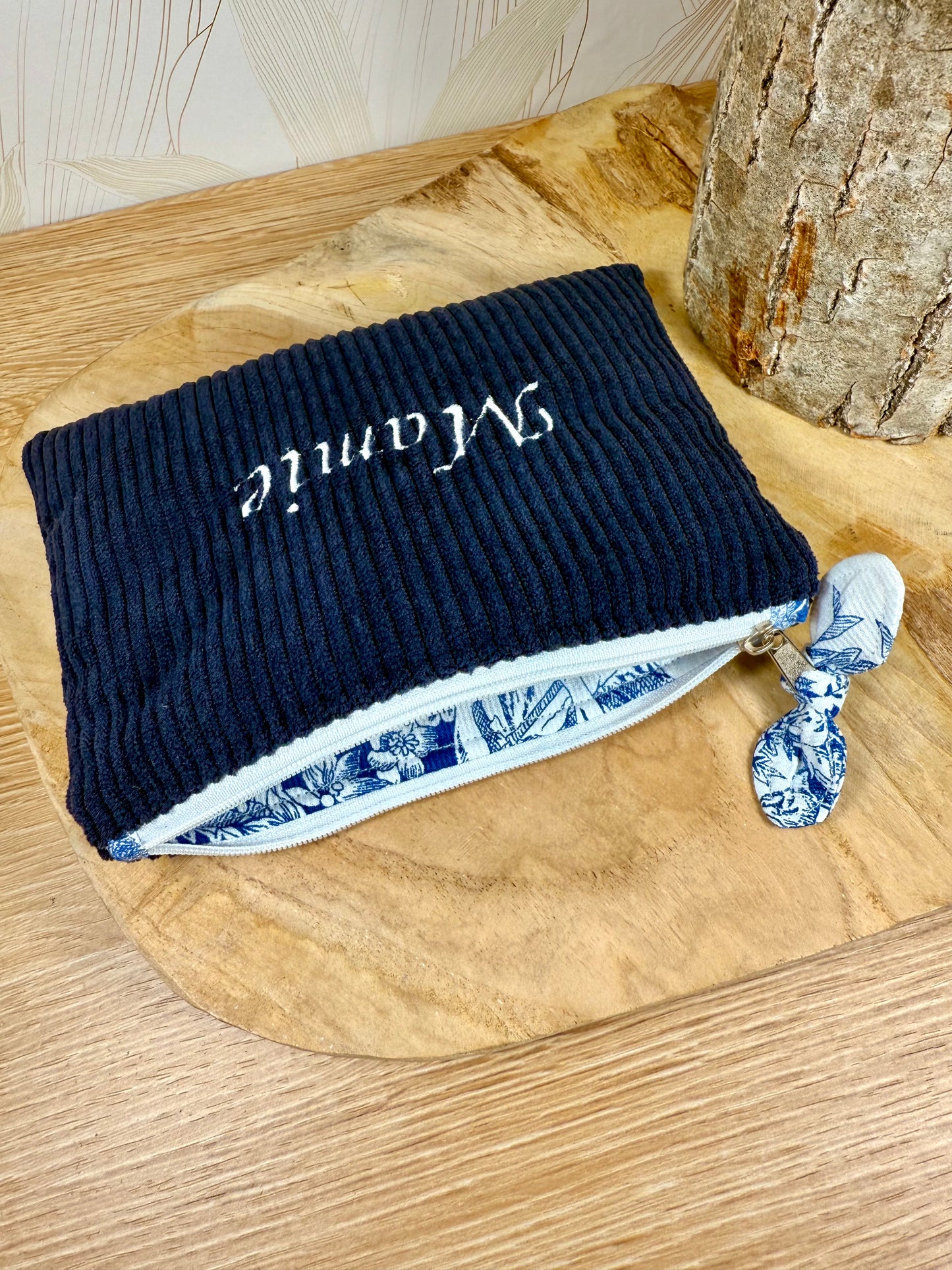 Câlins et Rêves petite pochette velours côtelés bleu marine jouy