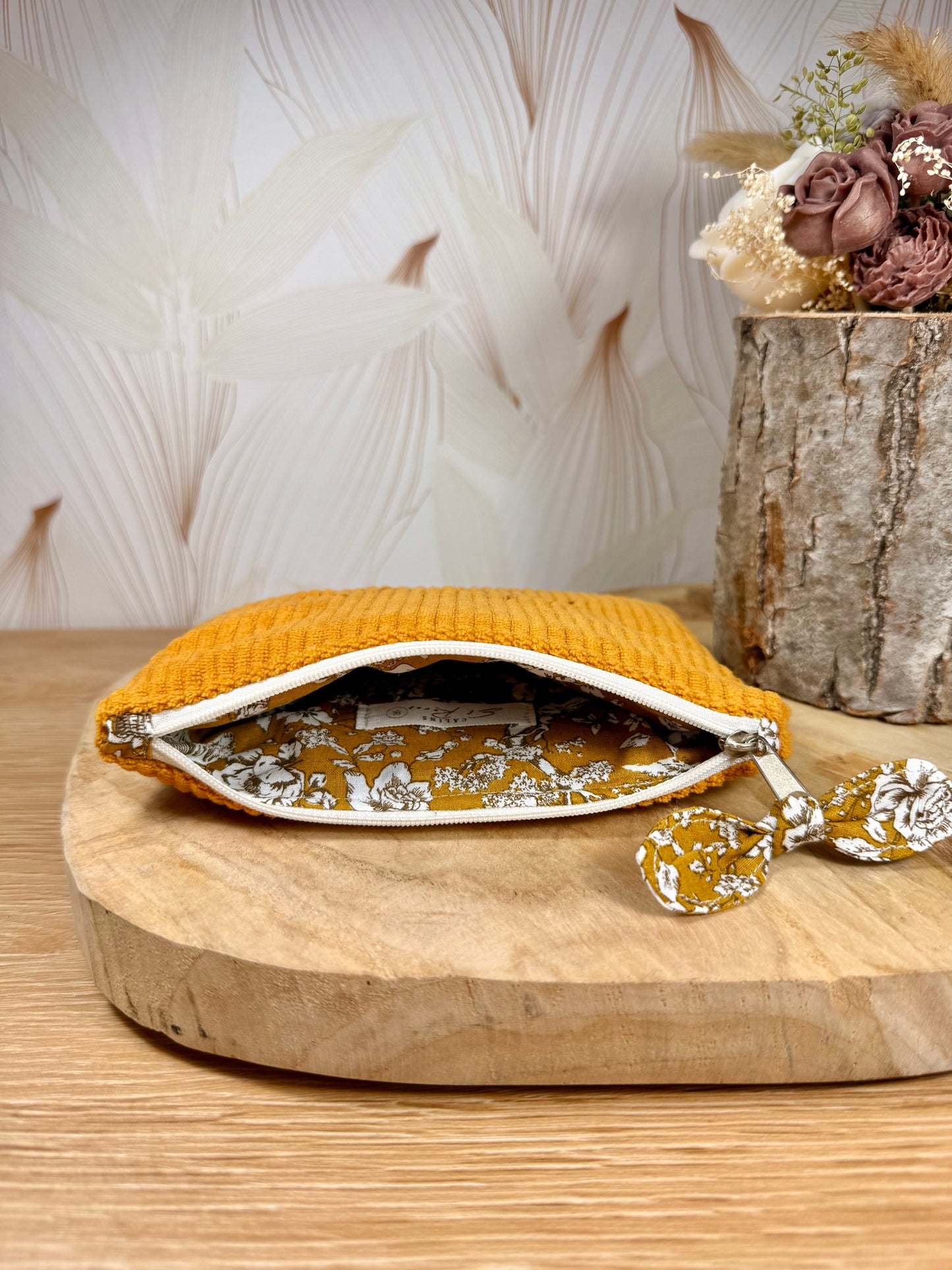 Câlins et Rêves petite pochette velours côtelé jaune