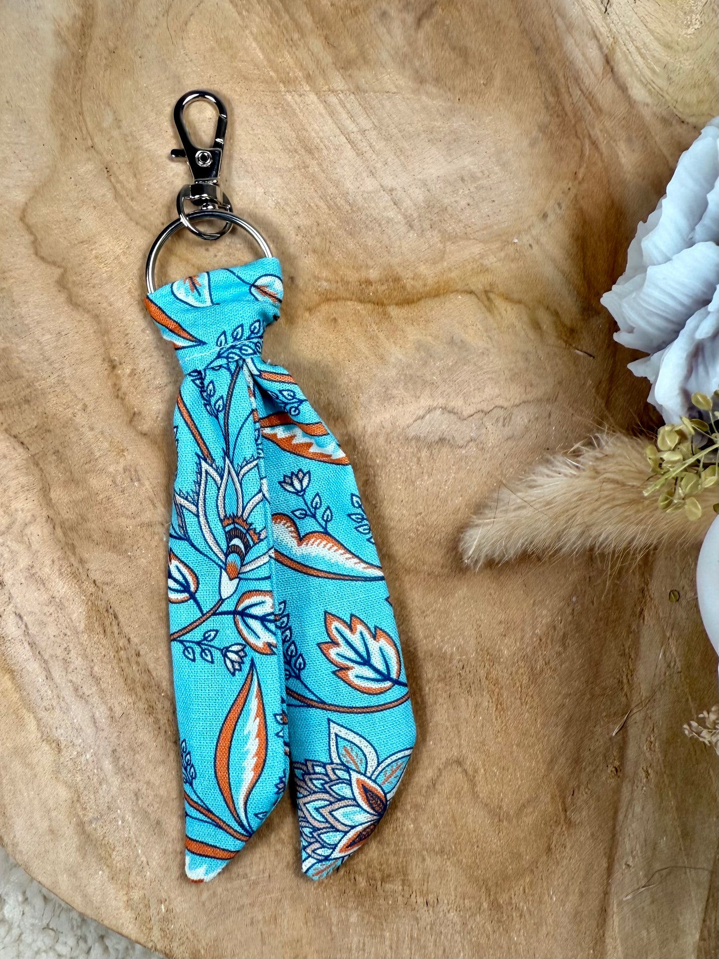 Câlins et Rêves porte clé Arabesque bleu clair
