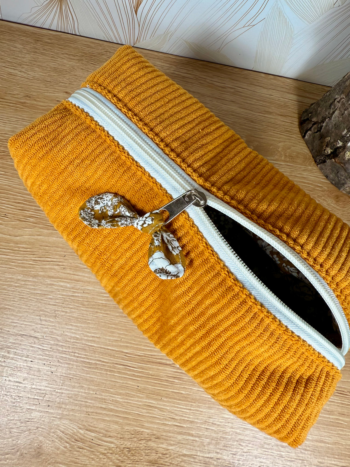Calins et Reves Trousse de toilette personnalisée velours jaune bucolique moutarde