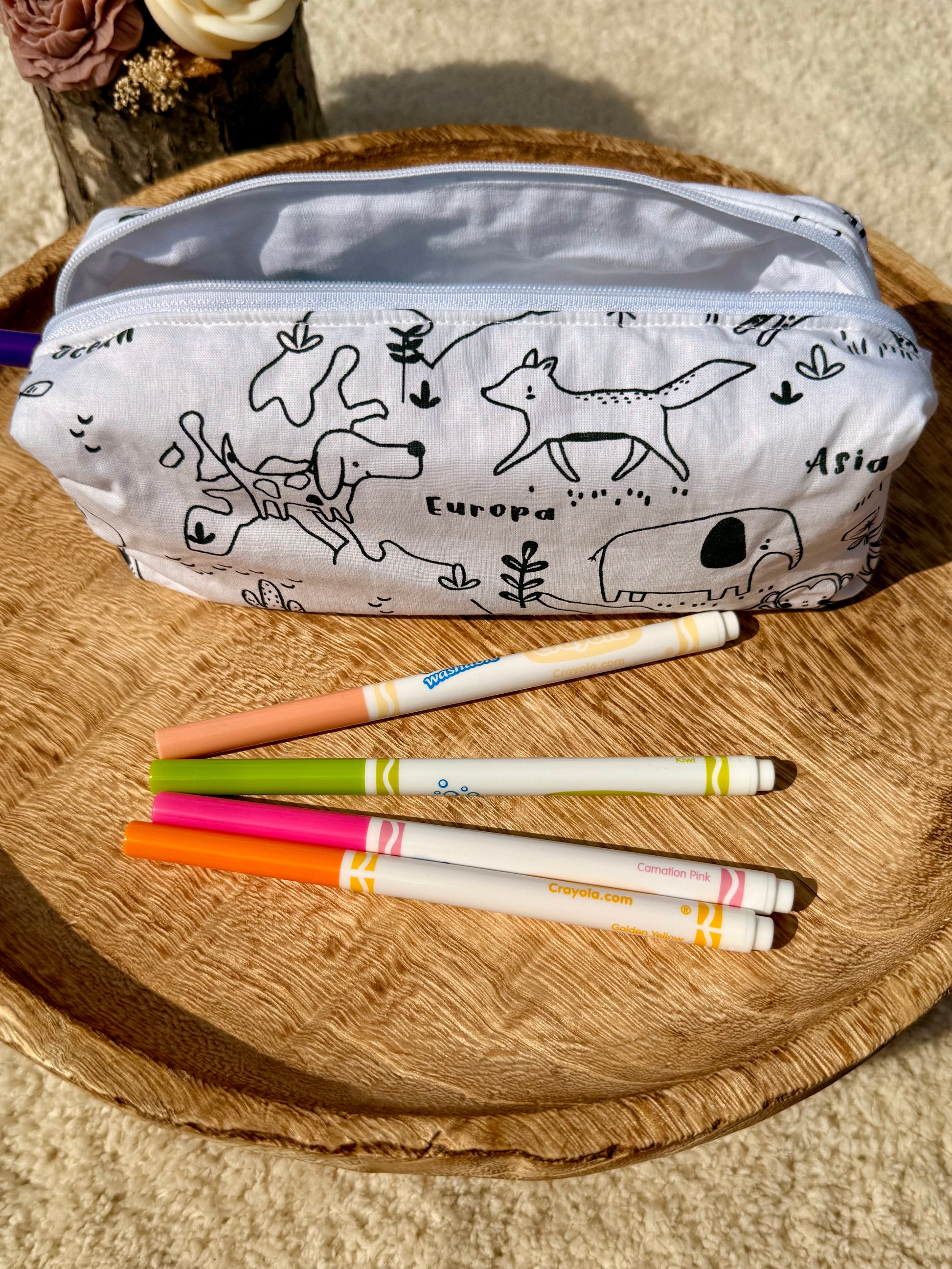 Calins et Reves Trousses à colorier Monde