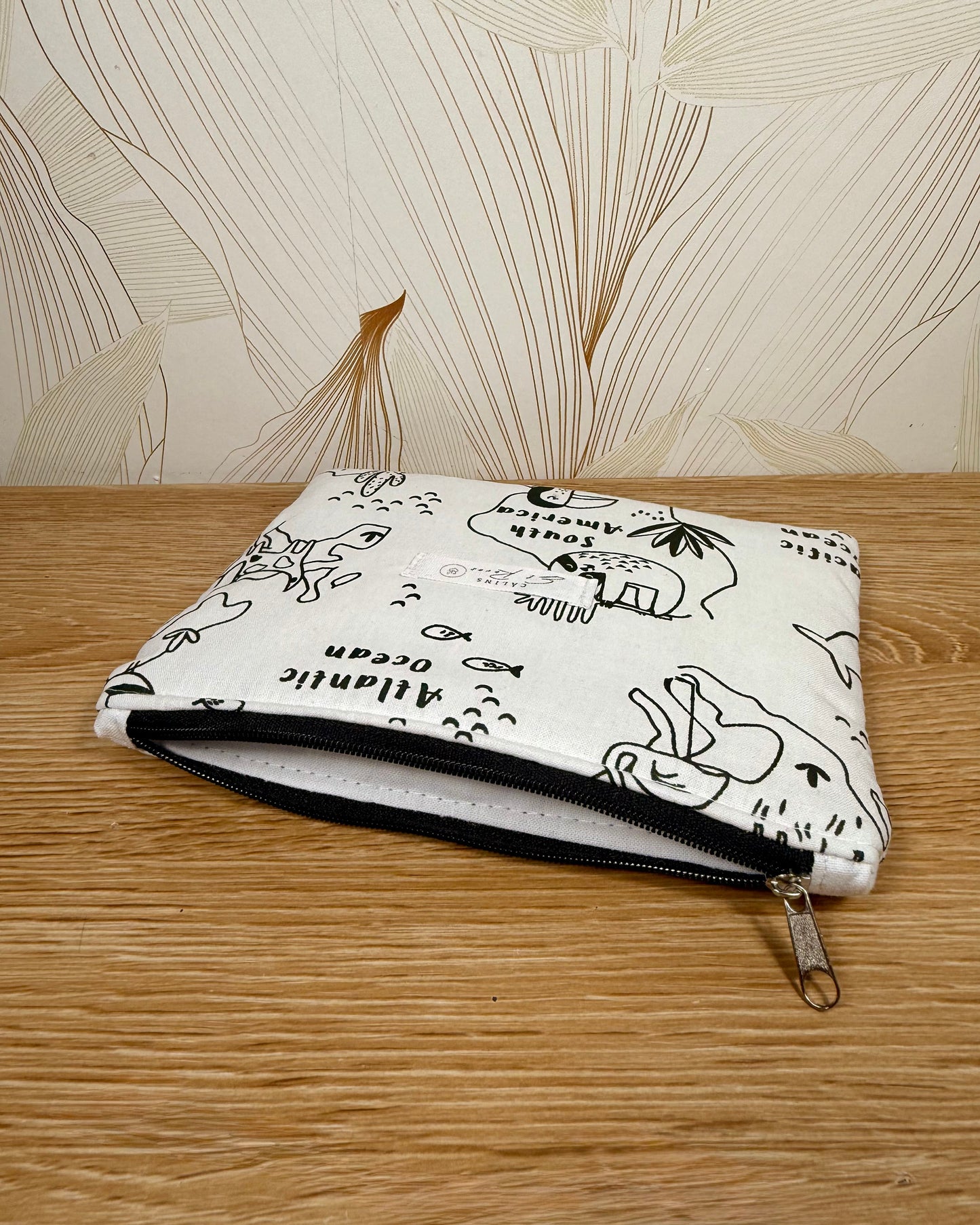 Calins et Reves Petite pochette à colorier Monde