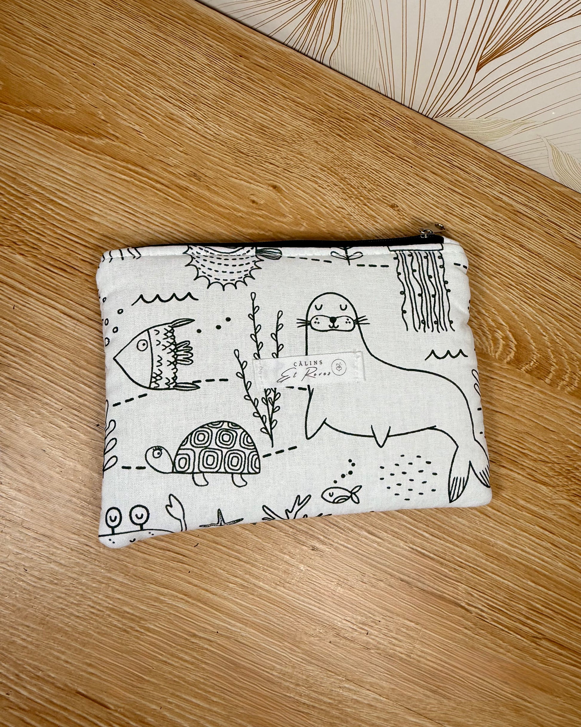 Calins et reves Petite pochette à colorier océan