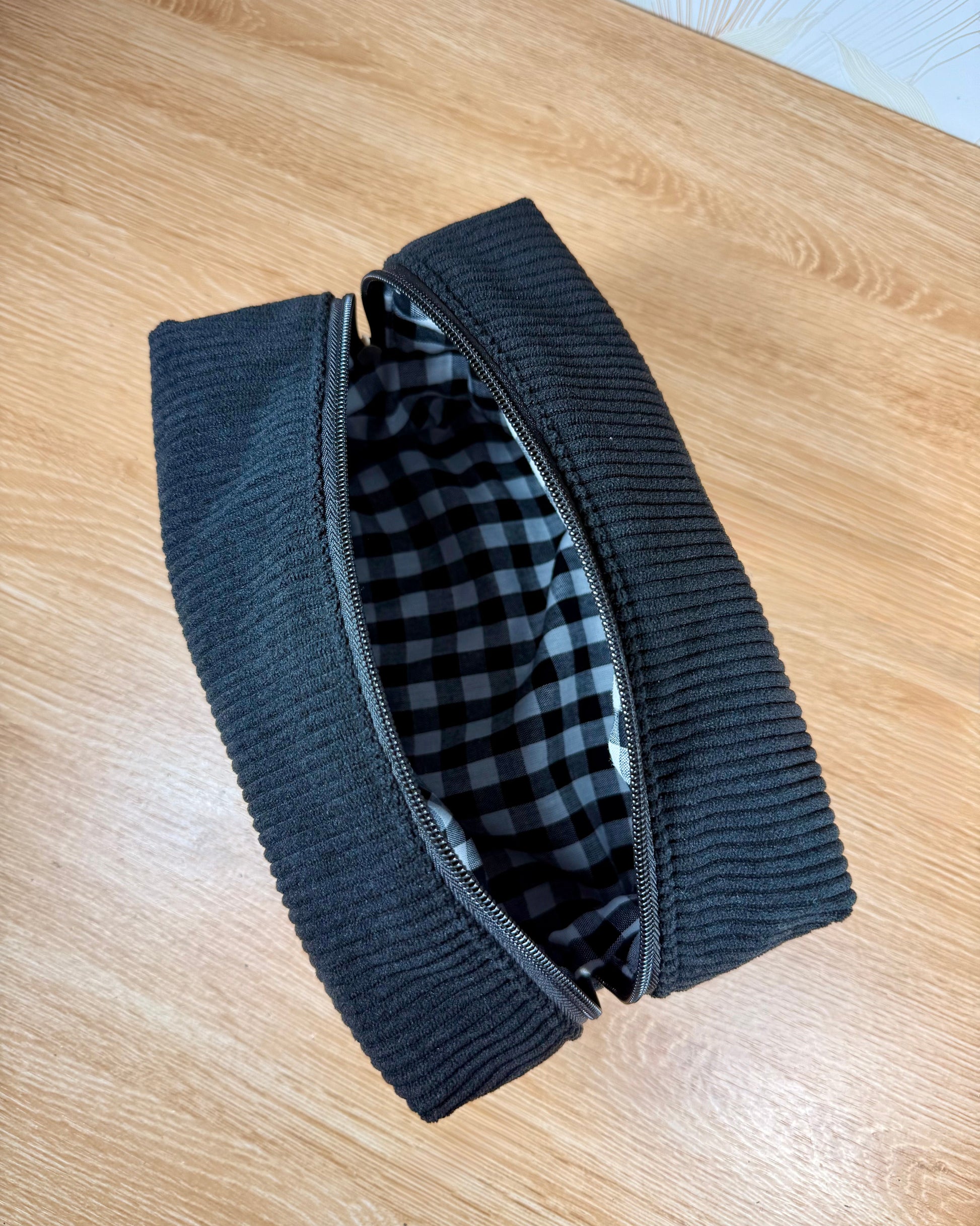 Trousse de toilette personnalisée velours noir