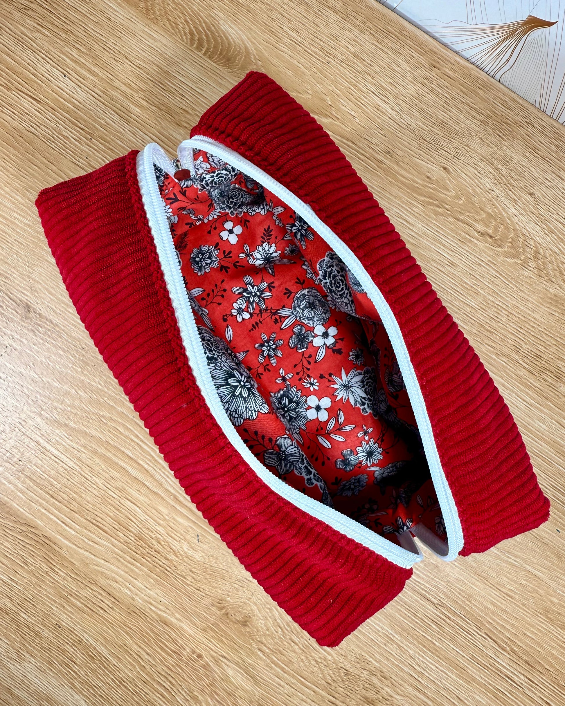 Calins et Reves Trousse de toilette personnalisée velours rouge corail 